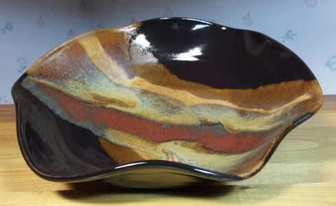 Brown wavy bowl